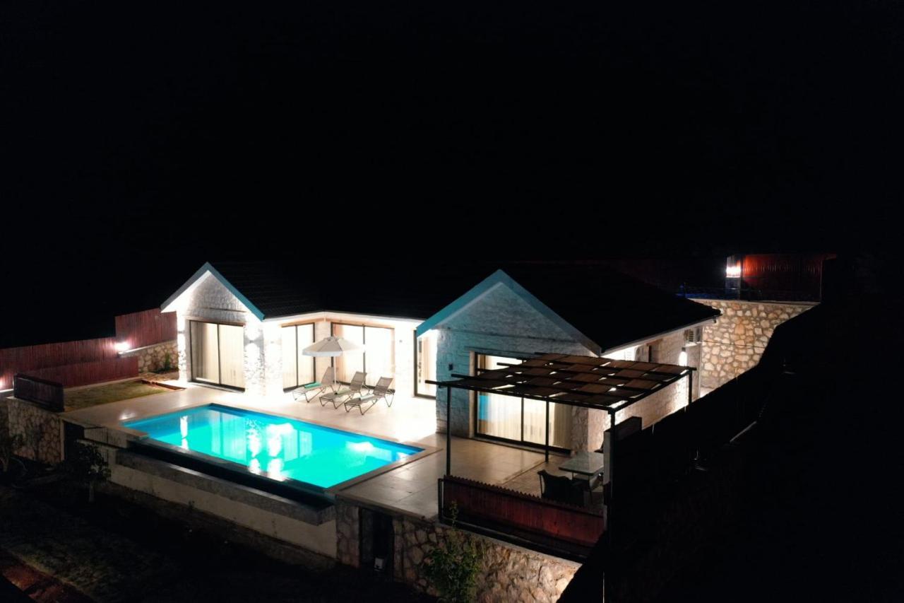 Ghizlane * Kaş